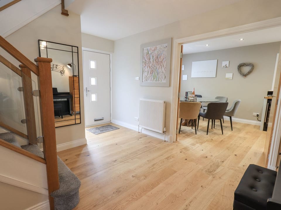 Entrance hall with electric piano