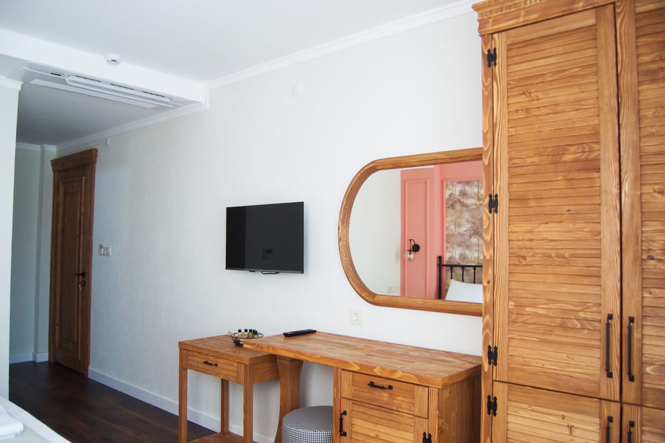 Standard Double Room | Minibar, free WiFi, bed sheets