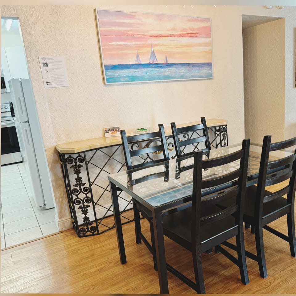 Dining area with 6 chairs 
