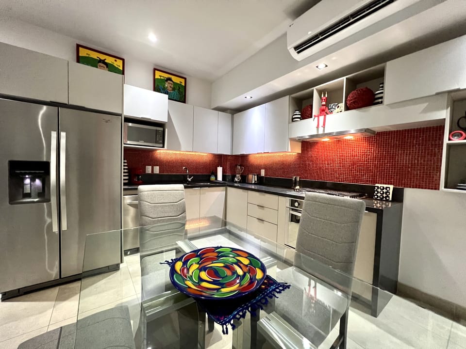 You’ll find all the modern cooking tools of the trade in this kitchen.