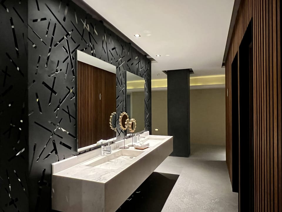 5th floor pool bathroom area