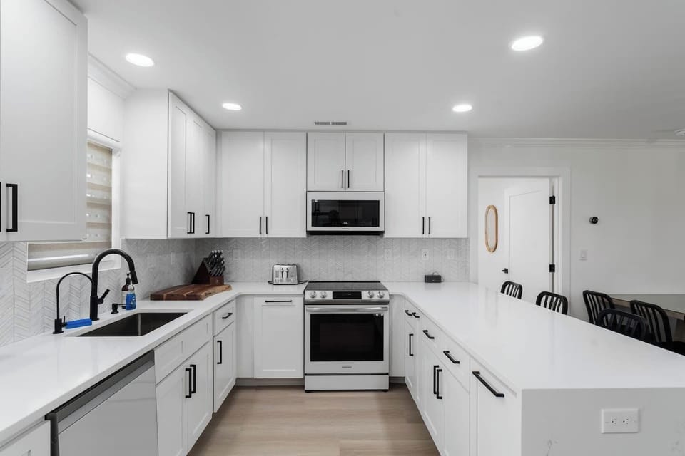 Stainless Steel Appliances · Alexa for music · Microwave · Coffee Maker · Toaster · BBQ Utensils · Blender · Wine Glasses · Fridge · Freezer · Outdoor Plates · Baking Basics · Cooking Basics · Oven · Stove · Dining Set · Dishwasher 