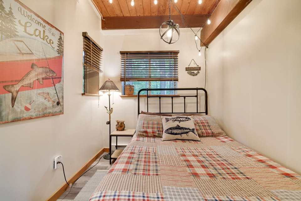 Bedroom with Full Size Bed