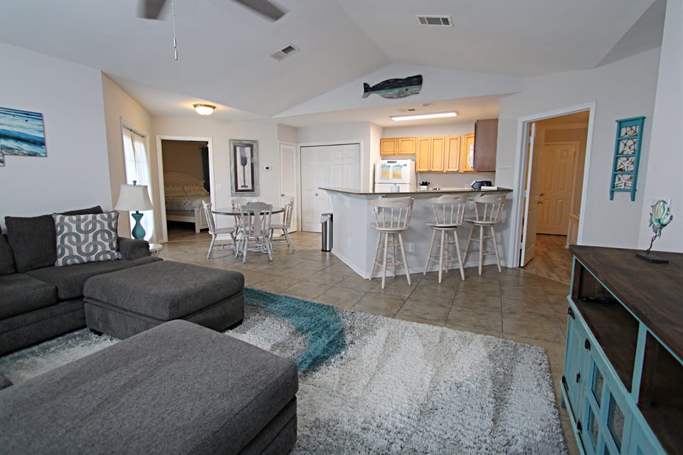Living room looking into kitchen.
