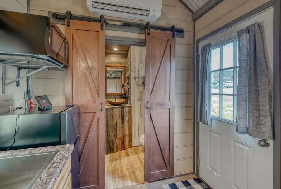 Microwave, Fridge
