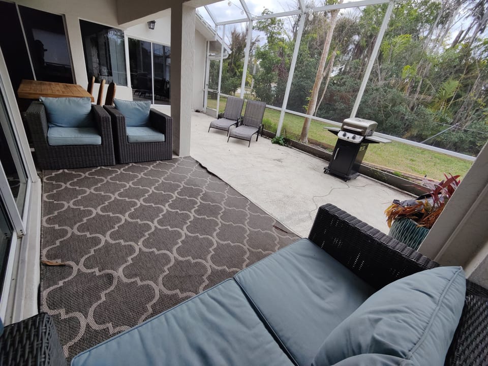 Fully screened lanai patio to relax in the evenings while keeping bugs out. 