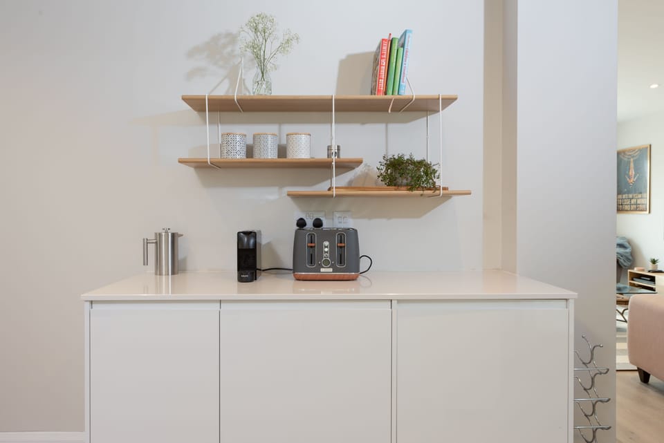 Tralee, Portreath. Ground floor: Charming breakfast station with a coffee machine to set your mornings up perfectly