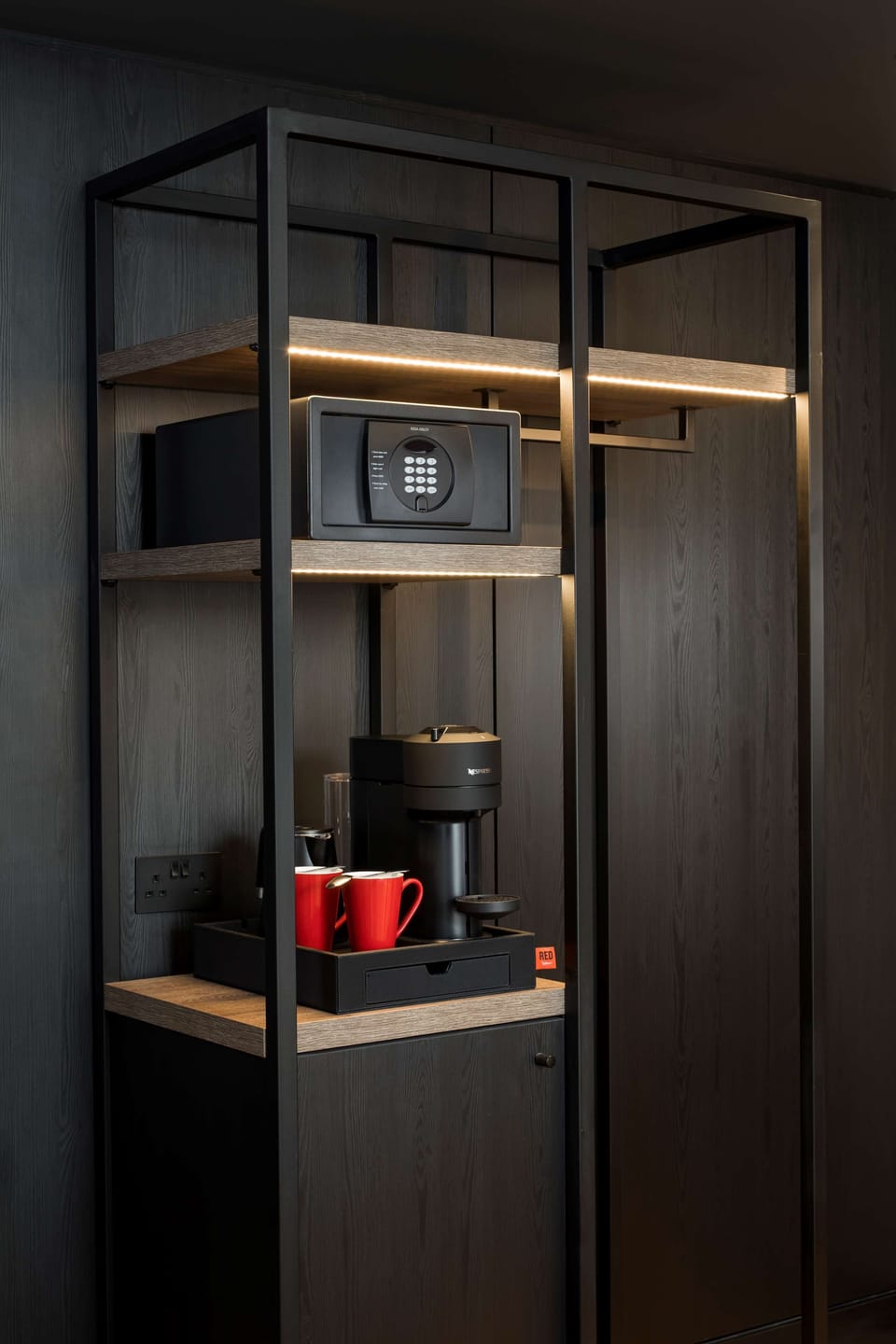 Hypo-allergenic bedding, in-room safe, desk, laptop workspace