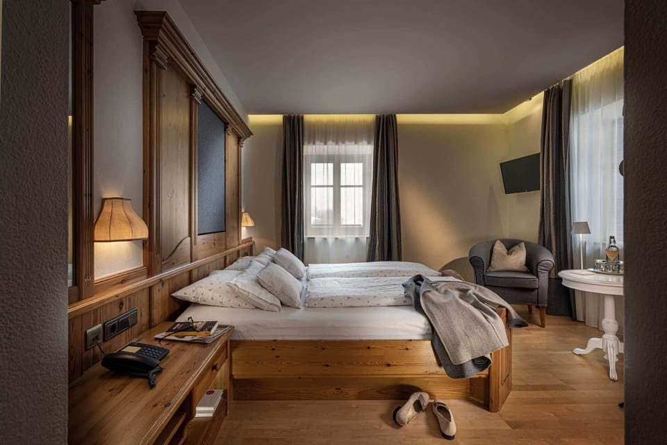 Classic Double Room | In-room safe, free WiFi