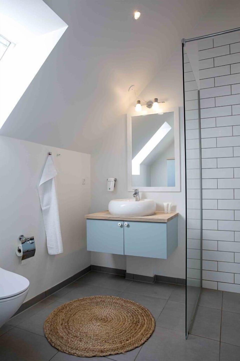 Feriehus - 1 soveværelse | Bathroom | Shower, hair dryer, towels