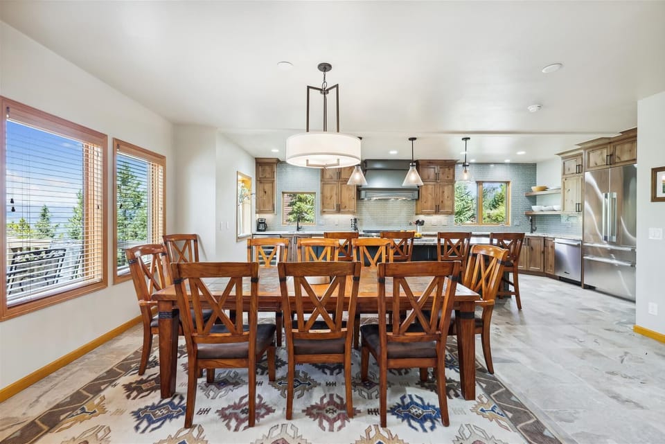 Dining Area - Mountain View Lodge - Breckenridge Vacation Rental