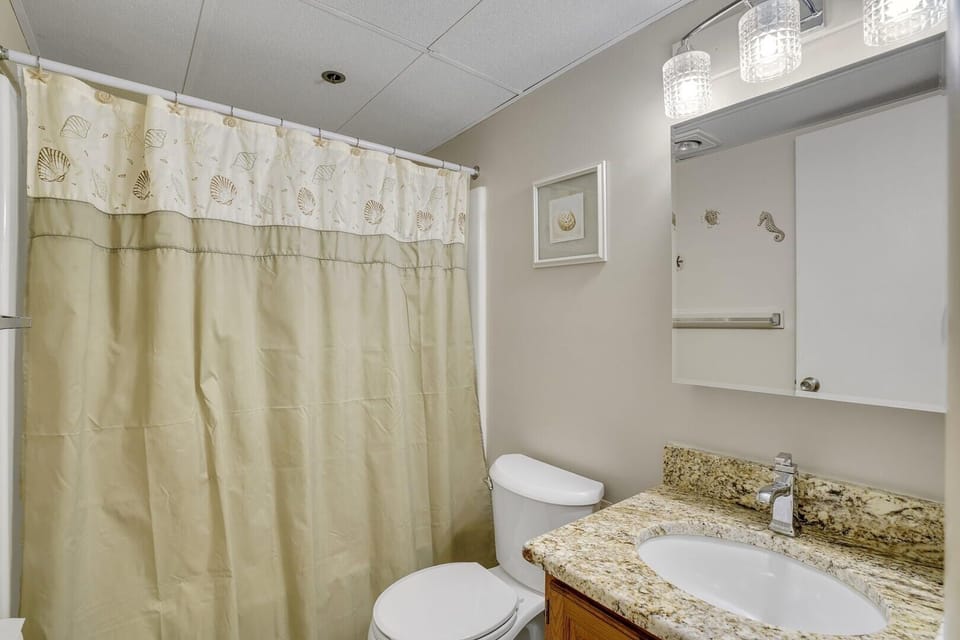 Marigot Beach 303 2 Bedroom Condo by RedAwning Apartment in Ocean City