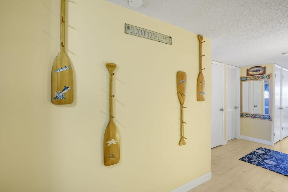 Condo, 2 Bedrooms | Interior