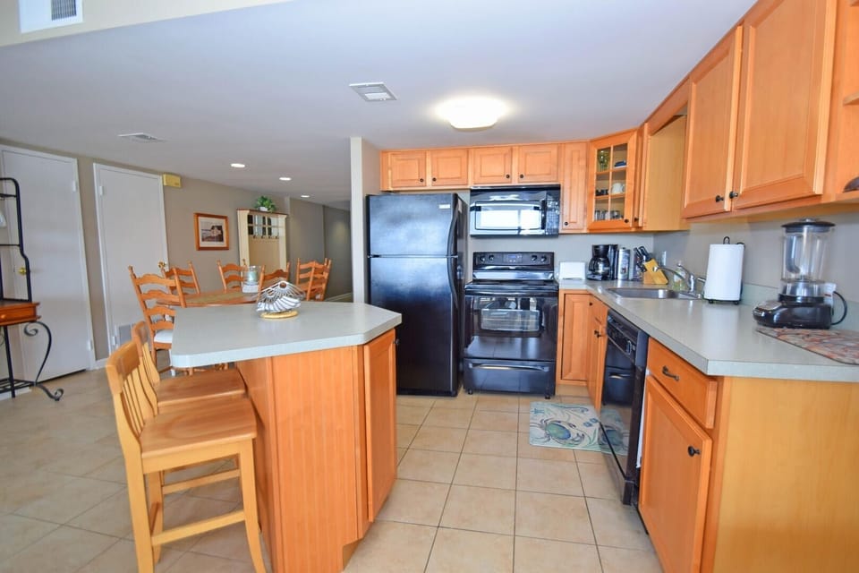 Condo, 2 Bedrooms | Private kitchen | Fridge, coffee/tea maker, toaster