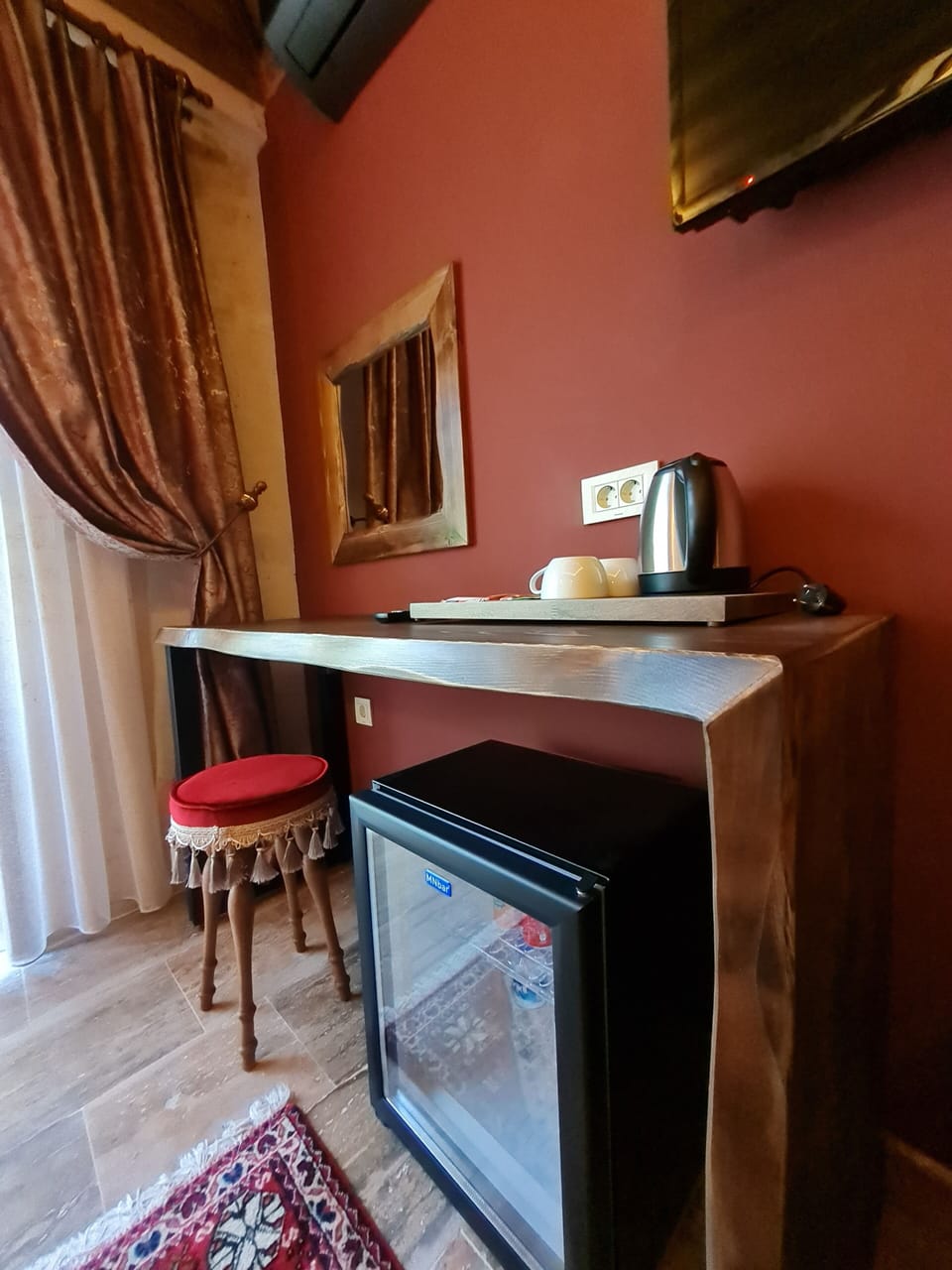 Superior Room | In-room safe, laptop workspace, blackout drapes, soundproofing