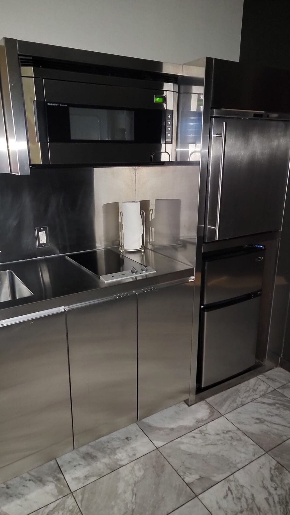 Our full kitchen has everything you need to prepare a home cooked meal 