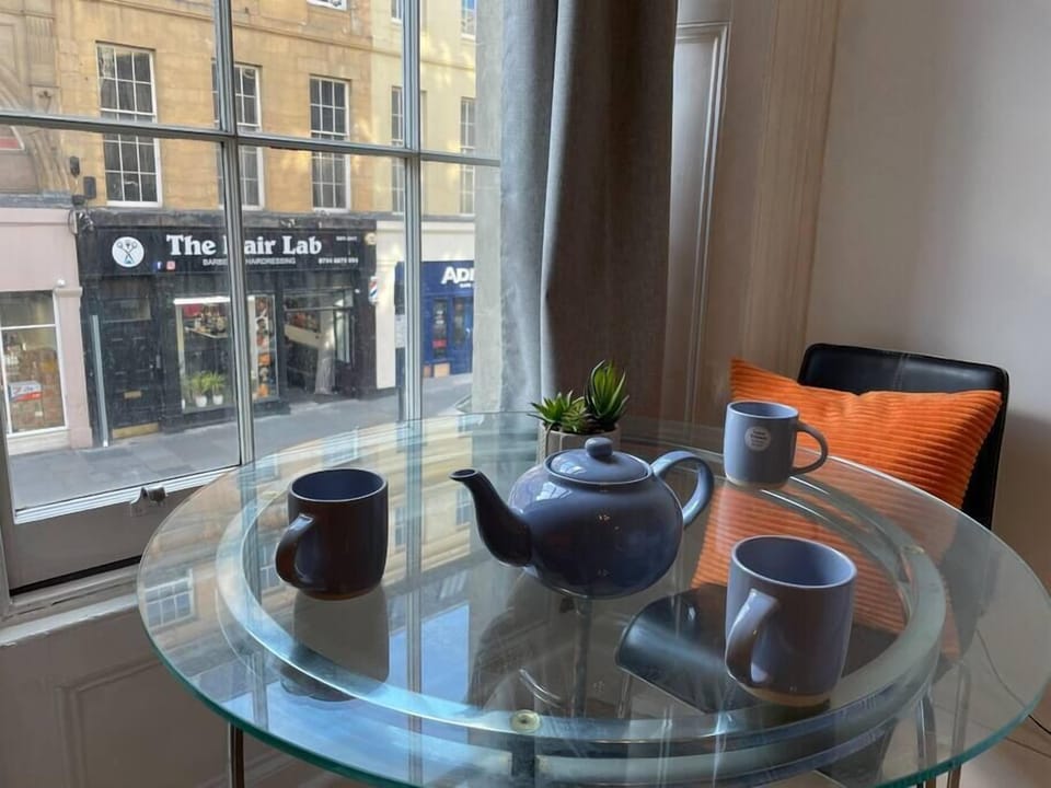 A pot set for the excellent tea ceremony.