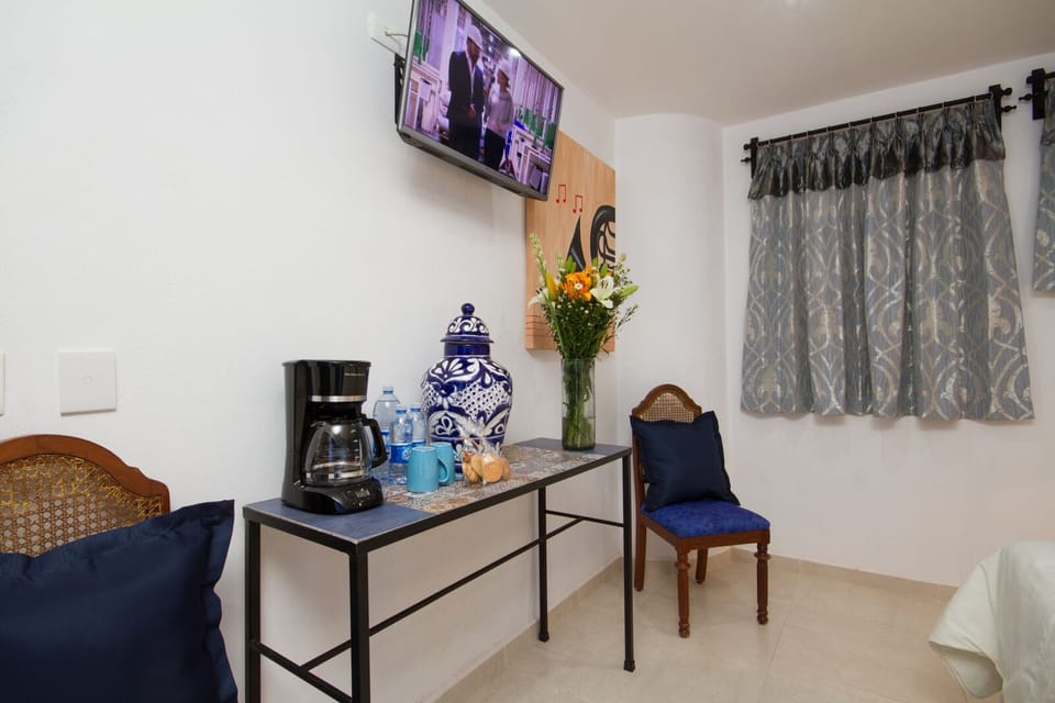 Standard Room | Down comforters, laptop workspace, iron/ironing board, free WiFi