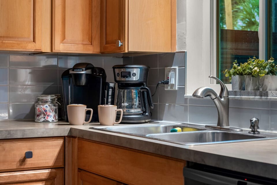 Start your day right with a perfect cup of coffee. ☕️🌅 Embrace the morning with rich aromas and fresh energy. #CoffeeLovers