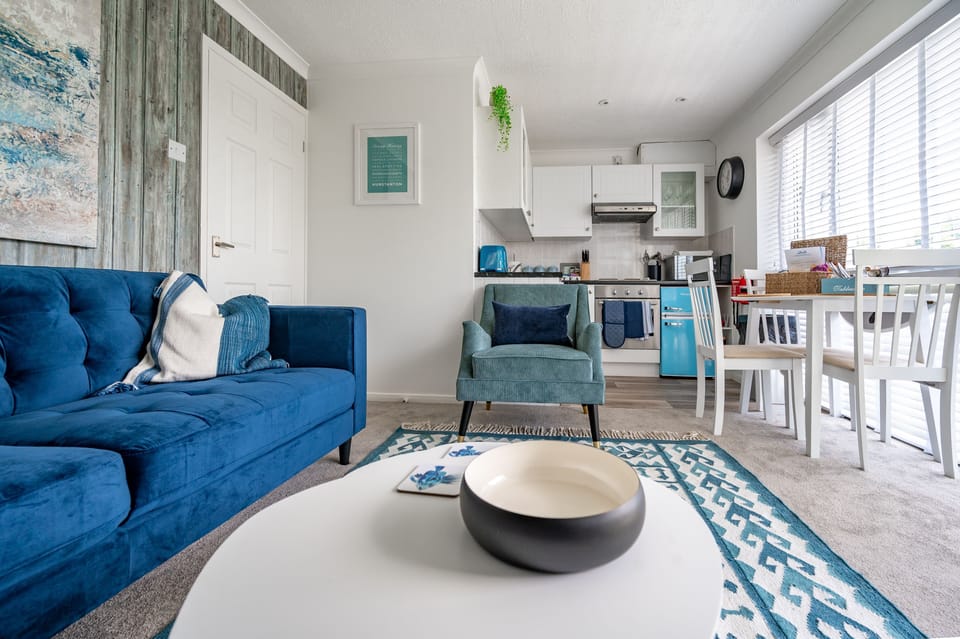 Sitting room and kitchen
