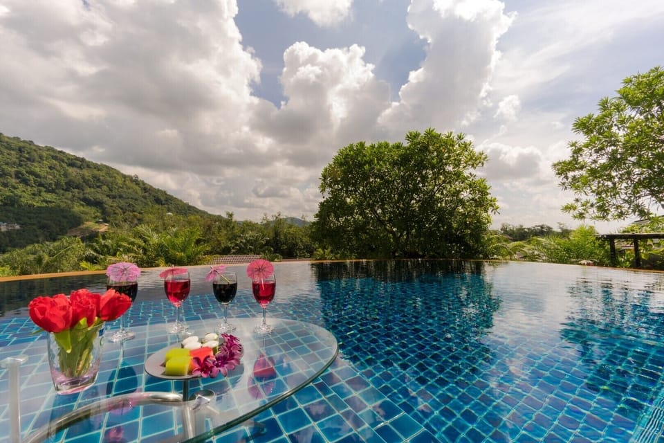 Private infinity swimmng pool