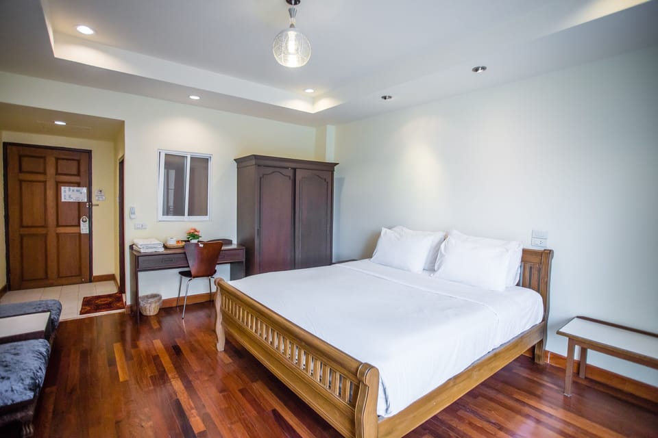 Deluxe Double Room | Premium bedding, in-room safe, free WiFi, bed sheets