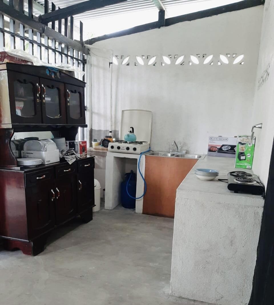 Fully equipped kitchen.