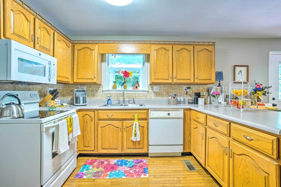 Kitchen | Cooking Utensils | Spices | Dishware & Flatware | Toaster