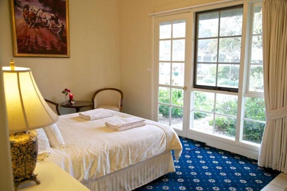 Two-Bedroom Apartment with Spa Bath