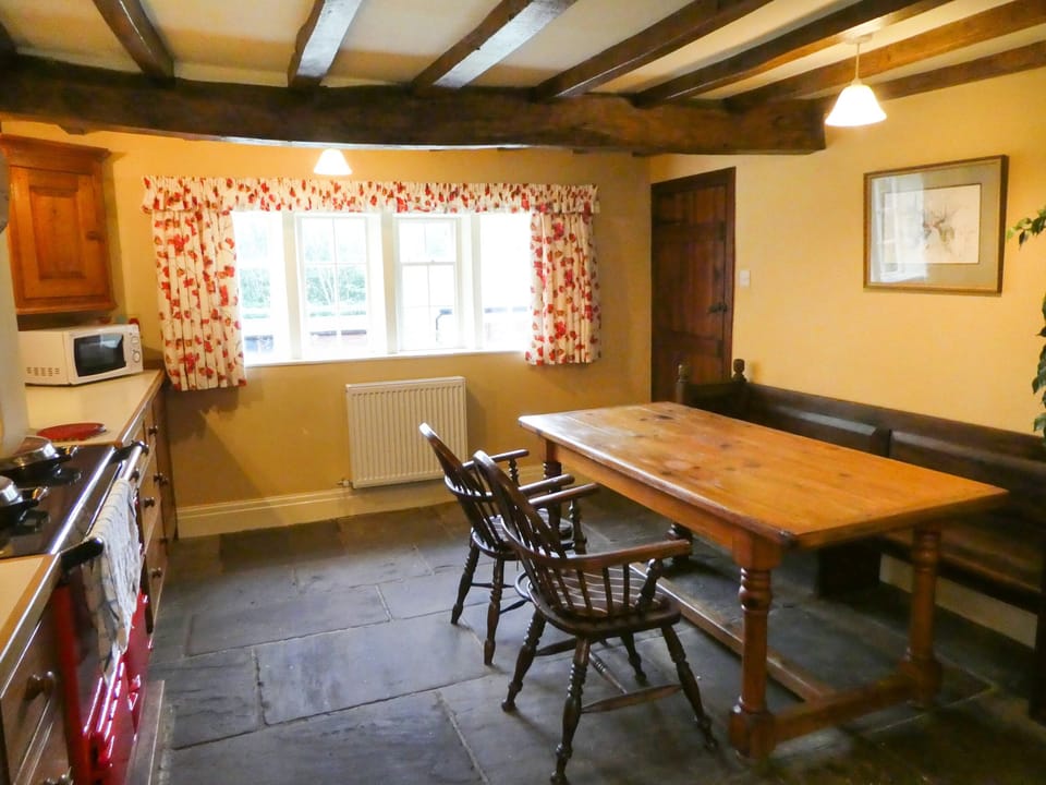 Cottage | Interior