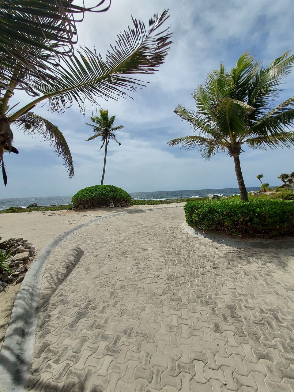 Neighboorhood road ends at the beach