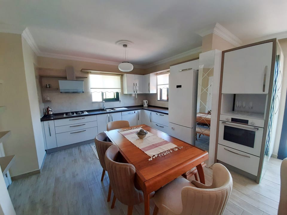 Family Duplex | Private kitchen | Coffee/tea maker, electric kettle