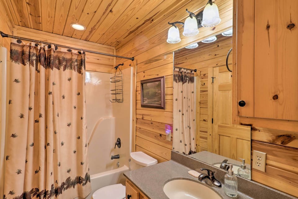 Bathroom | Towels Provided