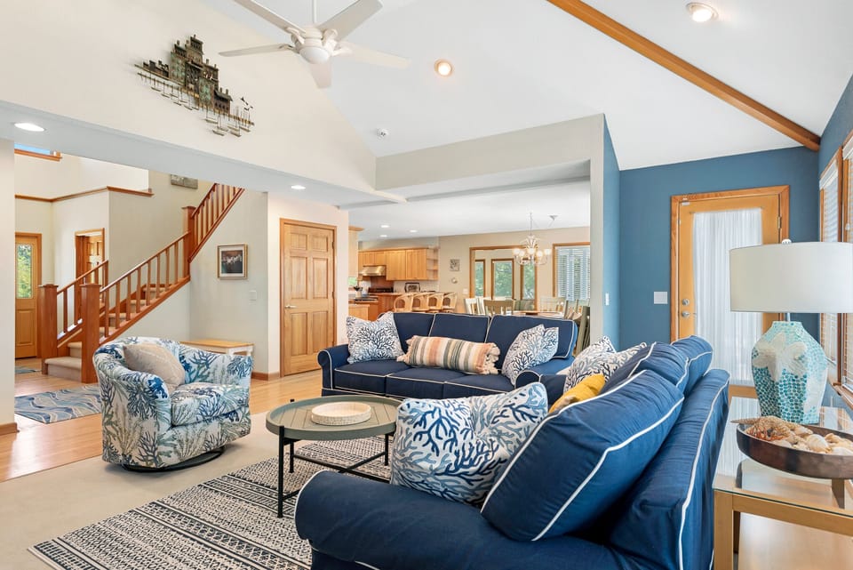 SH58: Blue Oasis | Mid Level Living Area