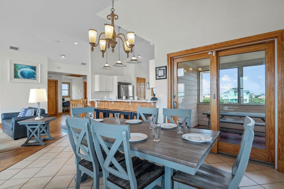 There’s also an eat-at counter, and a picnic table outside on a screened-in porch for additional seating.