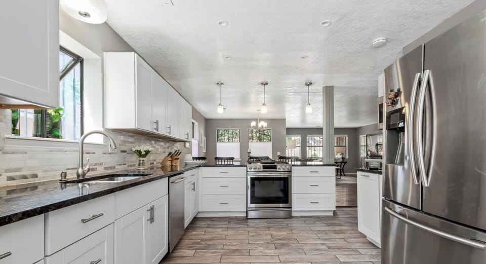 Beautiful fully stocked gourmet kitchen