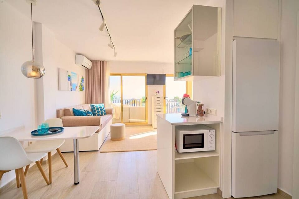 Simple and clean style