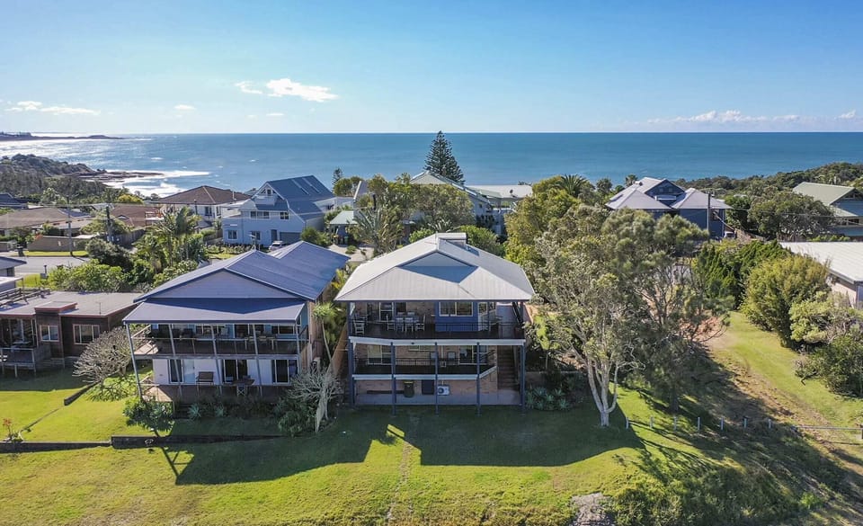 Baan Sabai - Angourie accommodation with ocean views and backs onto National Park - Rear of property