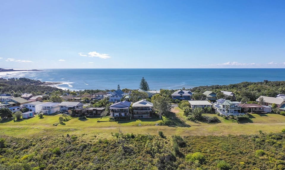 Baan Sabai - Angourie accommodation with ocean views and backs onto National Park - Location shot