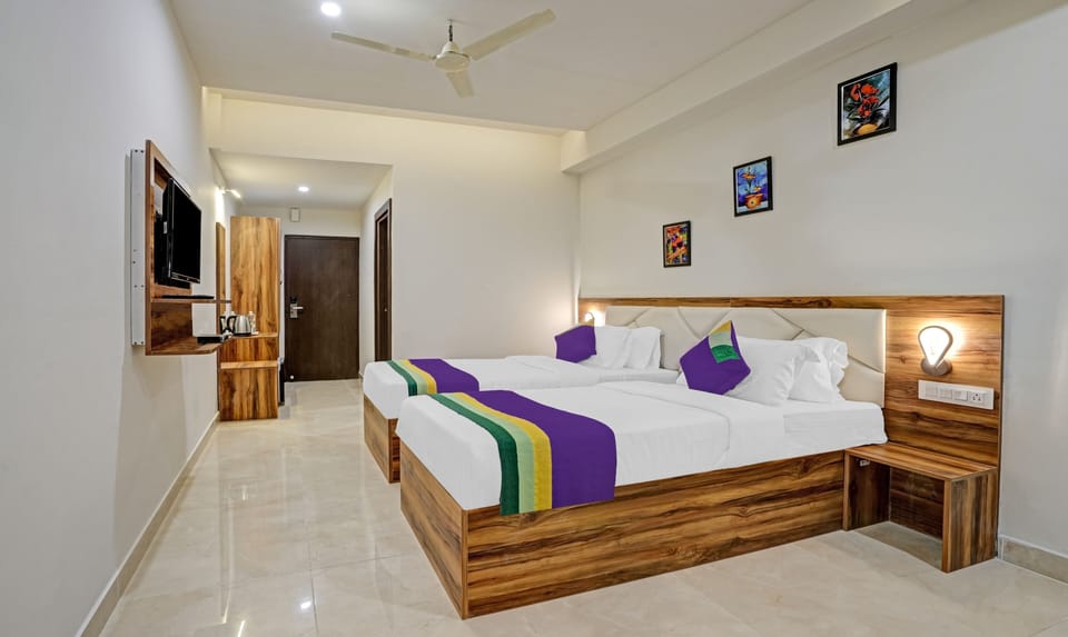 Premium Double Room | Individually decorated, individually furnished, desk, laptop workspace