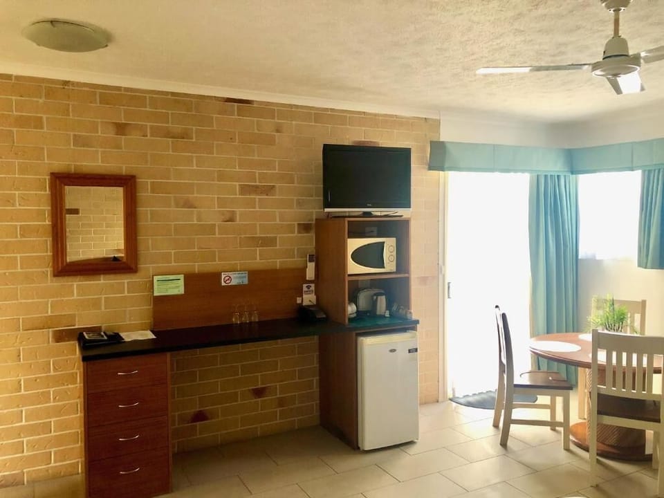 Family Studio | Premium bedding, iron/ironing board, cribs (surcharge)