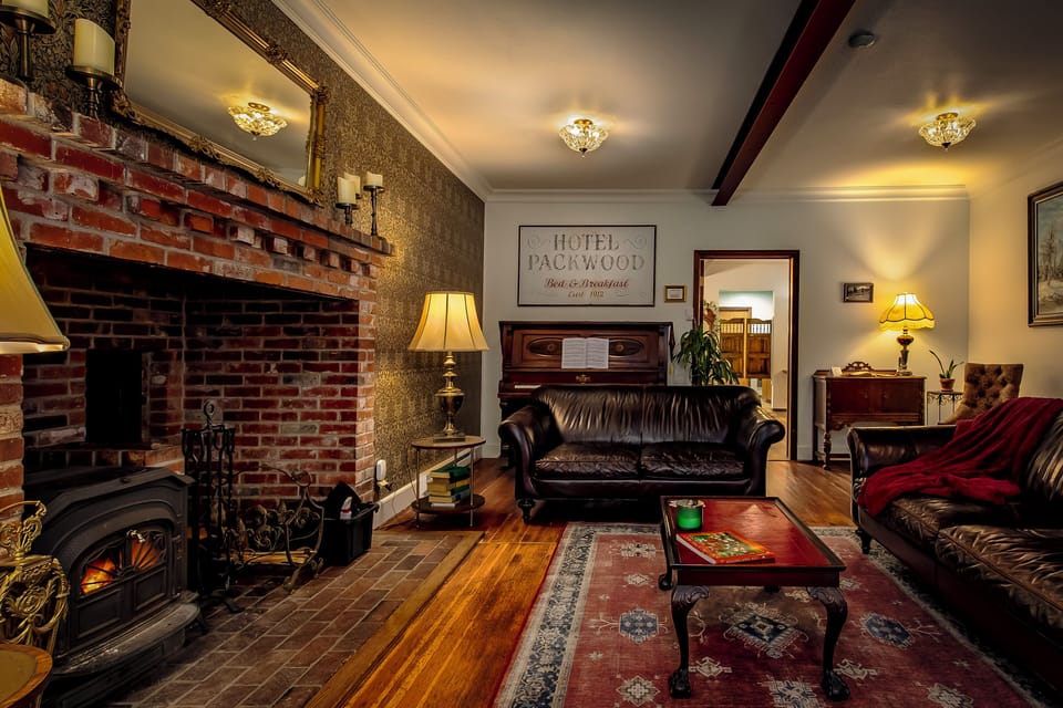 Parlor (4)