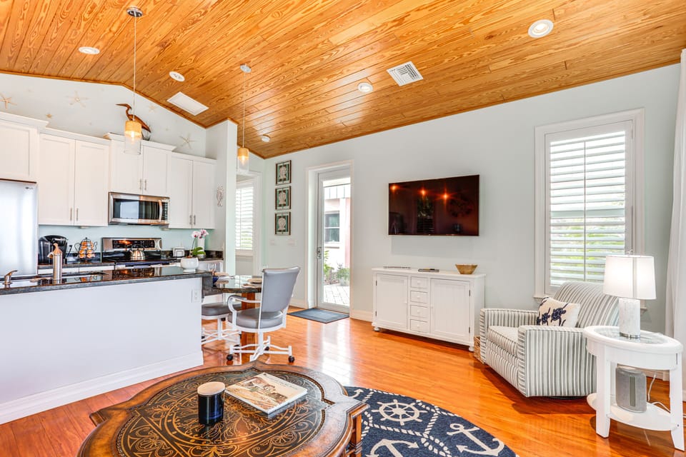 Living Room | Free WiFi | Central Heating & A/C | Board Games