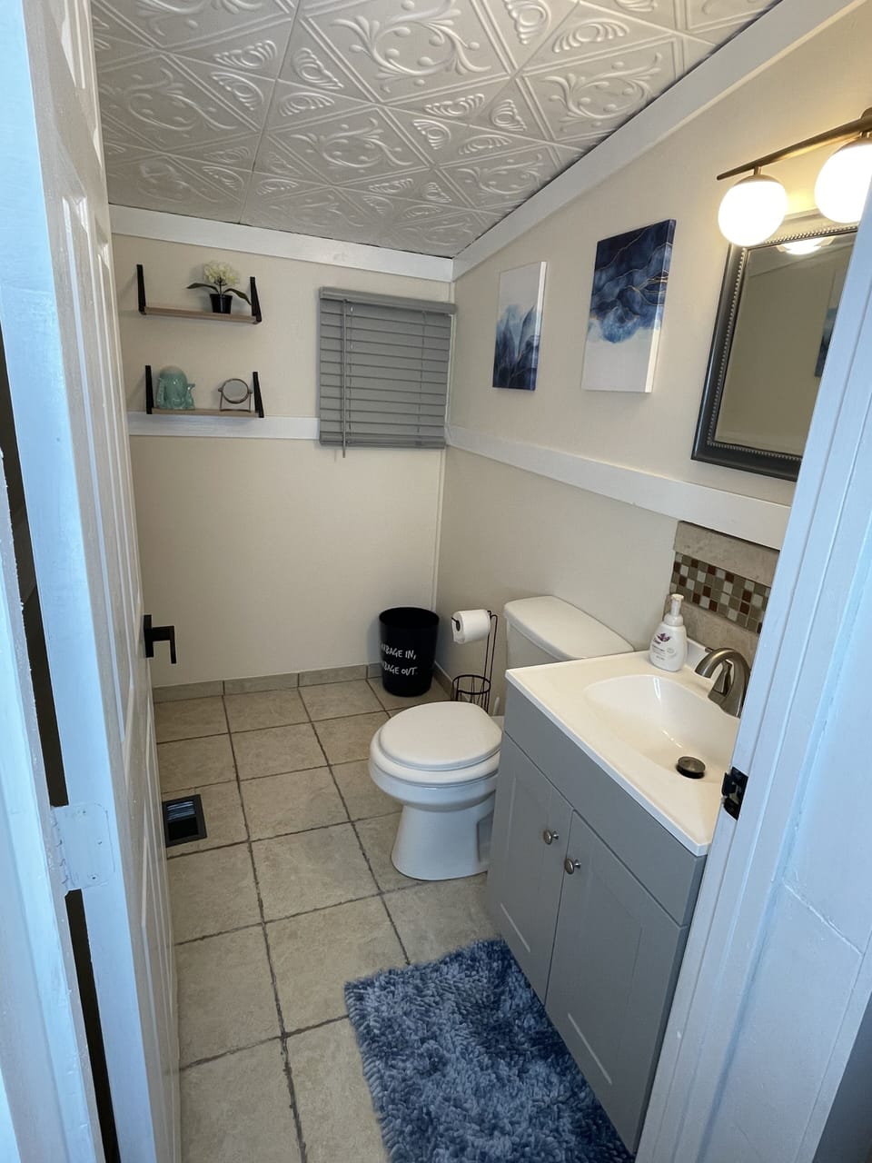 1/2 bath