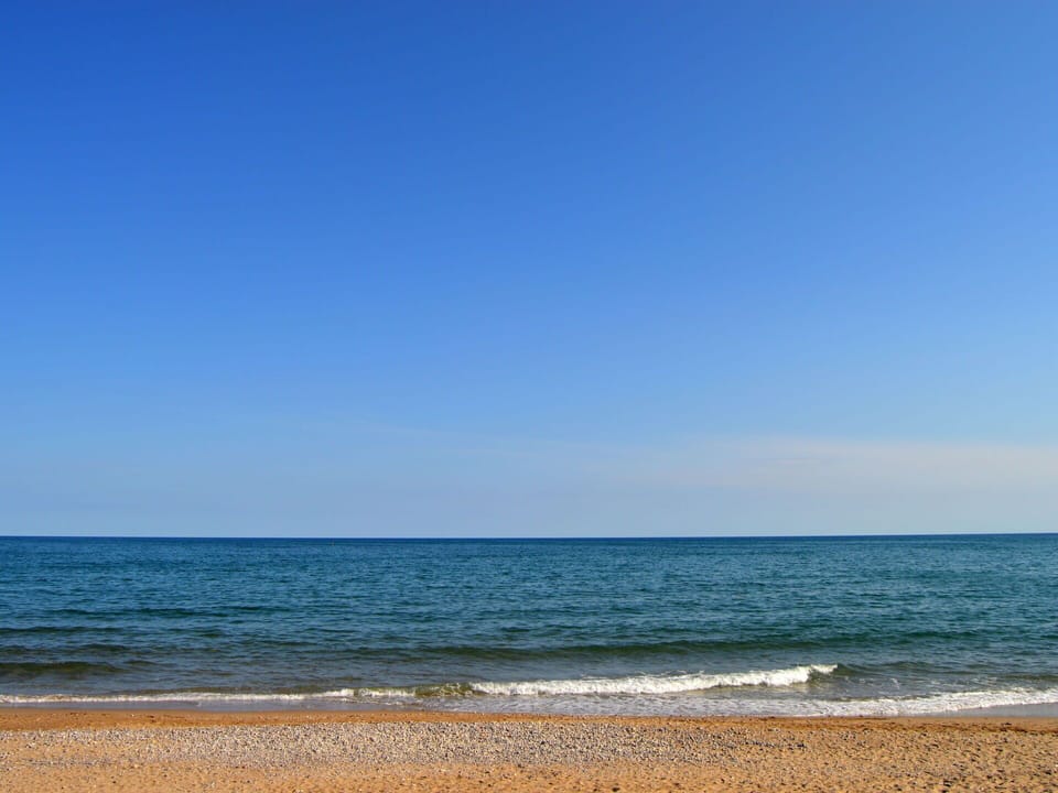 Water, Sky, Cloud, Ecoregion, Beach, Coastal And Oceanic Landforms, Tree, Horizon, Wind Wave