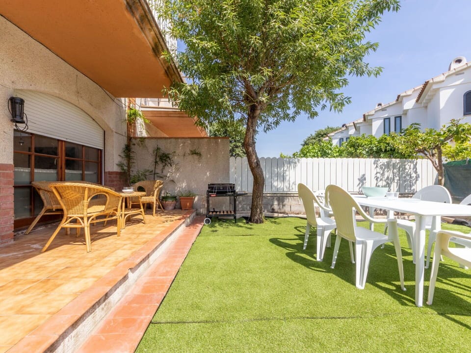 Furniture, Table, Building, Plant, Chair, Sky, Shade, Tree, Land Lot, Outdoor Furniture