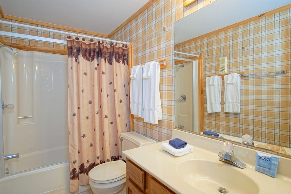Full bathroom
