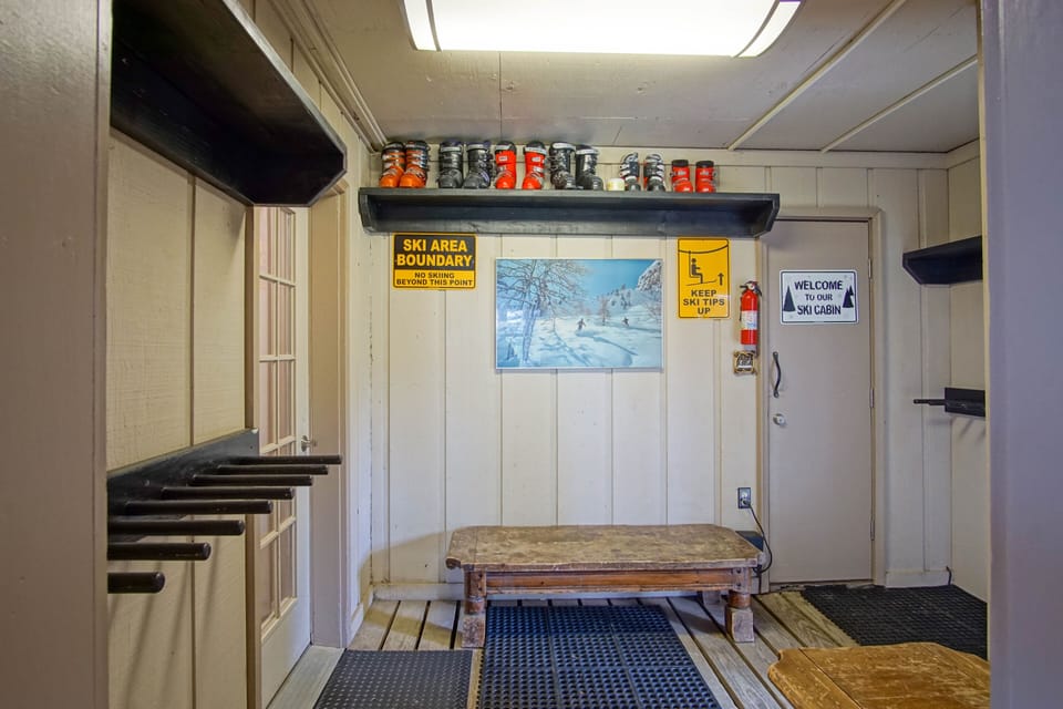 Plenty of room to store your gear right off the slopes in the bottom level foyer!