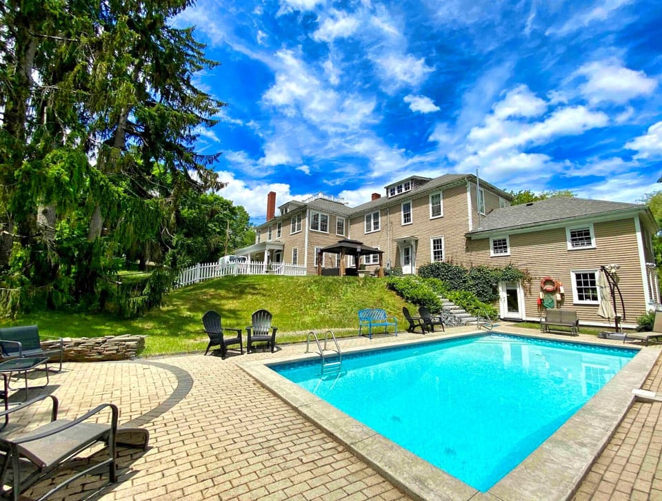 The Jarvis Homestead - One of a kind 1828 Maine home.