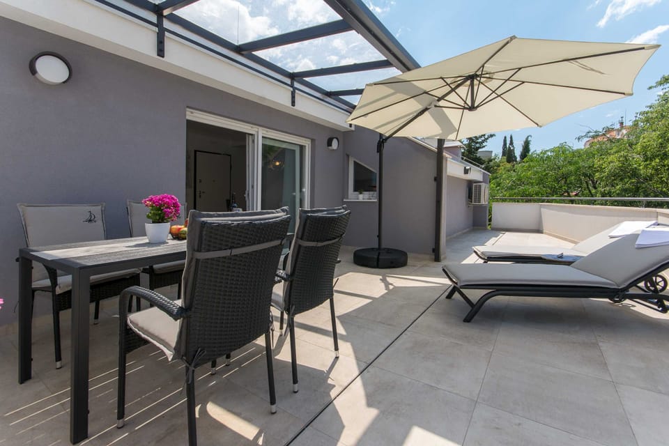 Apartment (One Bedroom Apartment with Terrace) | Terrace/patio